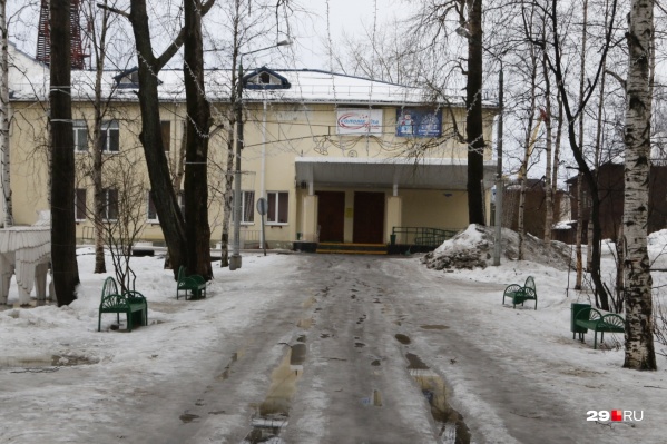 Горожане могут войти в состав рабочих групп по корректировке дизайн-проекта или быть наблюдателями процесса, но тоже с возможностью предлагать свои идеи и задавать вопросы экспертам Горожане могут войти в состав рабочих групп по корректировке дизайн-проекта или быть наблюдателями процесса, но тоже с возможностью предлагать свои идеи и задавать вопросы экспертам
