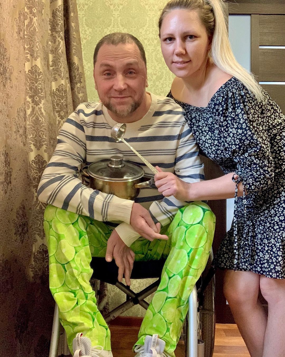 С будущей женой Натальей Олег познакомился спустя пять лет после травмы С будущей женой Натальей Олег познакомился спустя пять лет после травмы
