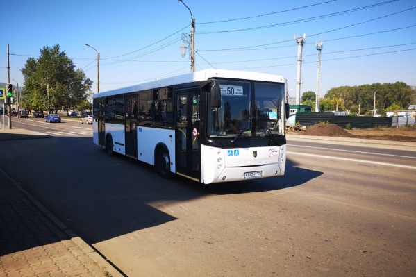 За рулем 50-го автобуса ездят любители скорости За рулем 50-го автобуса ездят любители скорости