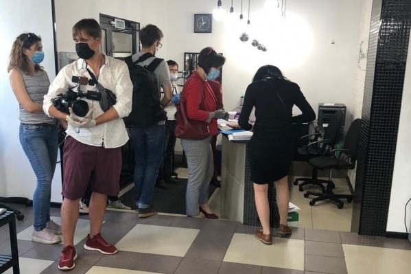 Перед проверкой в салон запустили подставную клиентку Перед проверкой в салон запустили подставную клиентку
