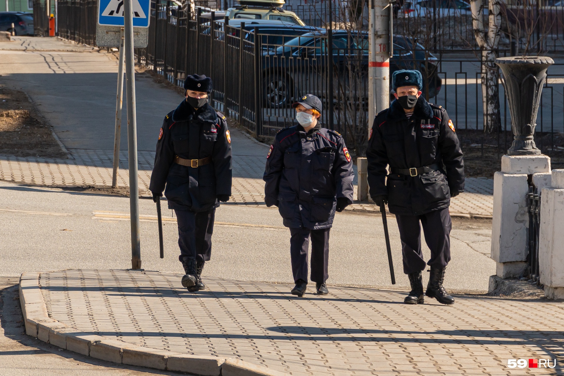 Патрули высматривают нарушителей Патрули высматривают нарушителей