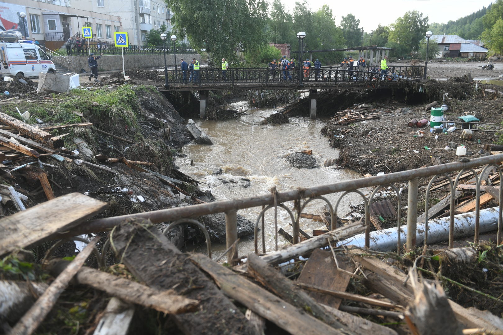 Заместитель генпрокурора РФ взял на контроль проверку после наводнения в Нижних Сергах