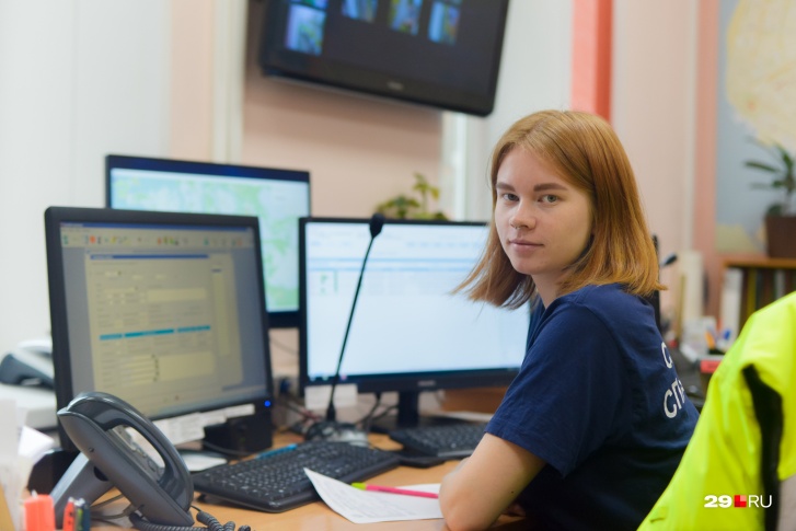 Подробнее о работе диспетчеров службы спасения <a href="https://29.ru/text/job/69493763/" target="_blank" class="_">читайте в нашем репортаже</a> Подробнее о работе диспетчеров службы спасения <a href="https://29.ru/text/job/69493763/" target="_blank" class="_">читайте в нашем репортаже</a>