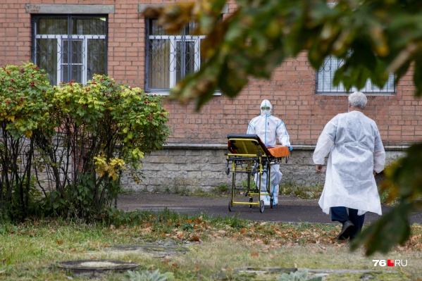 Теперь почти у каждого ярославца есть знакомые, заболевшие коронавирусом Теперь почти у каждого ярославца есть знакомые, заболевшие коронавирусом
