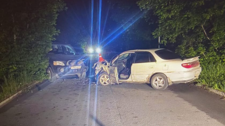 Водитель «Тойоты» ночью врезался в «Хонду» и бросил пострадавшего 17-летнего пассажира
