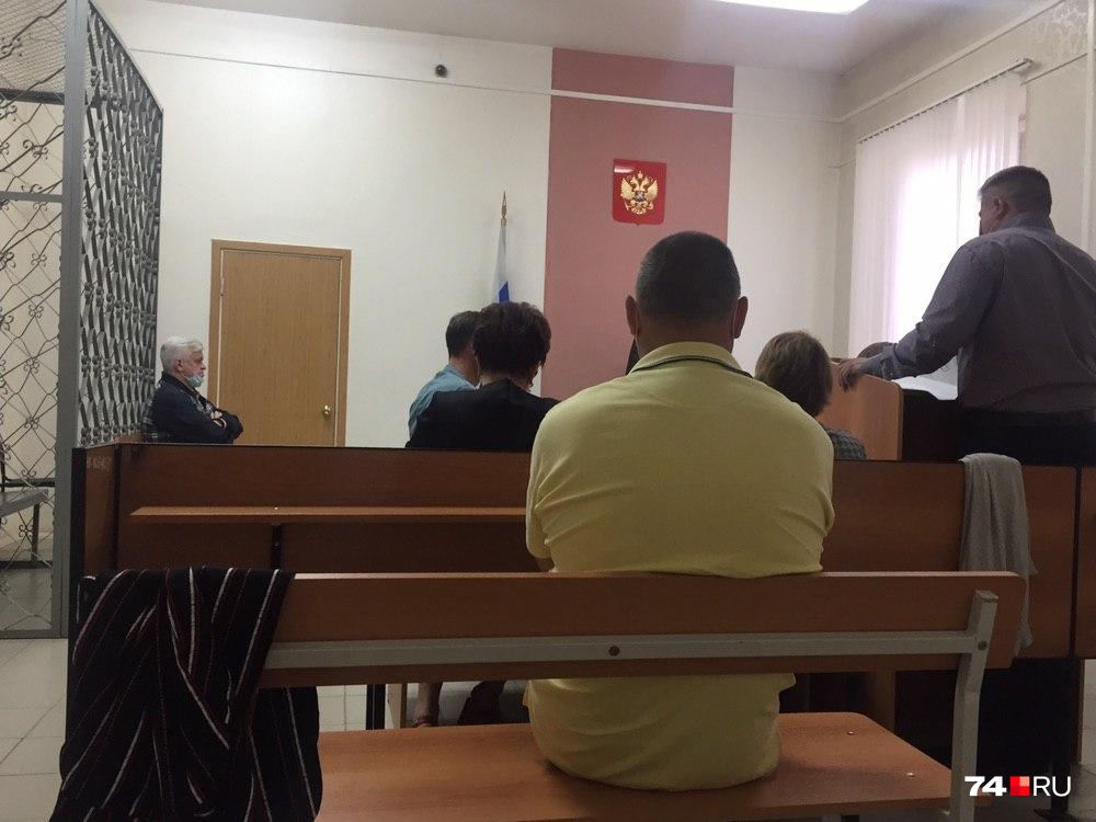 В рамках уголовного дела были сделаны три экспертизы. Двоих экспертов <a href="https://74.ru/text/incidents/69402361/" target="_blank" class="_">допросили 7 августа</a>, третьего — трасолога — сегодня В рамках уголовного дела были сделаны три экспертизы. Двоих экспертов <a href="https://74.ru/text/incidents/69402361/" target="_blank" class="_">допросили 7 августа</a>, третьего — трасолога — сегодня
