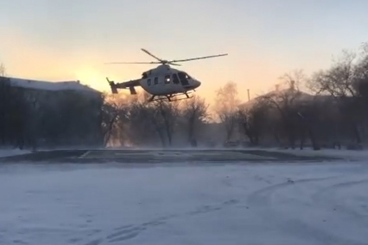 Вертолет с первым пациентом приземлился сегодня около ожогового центра в <nobr class="_">ГКБ № 6</nobr> Вертолет с первым пациентом приземлился сегодня около ожогового центра в <nobr class="_">ГКБ № 6</nobr>