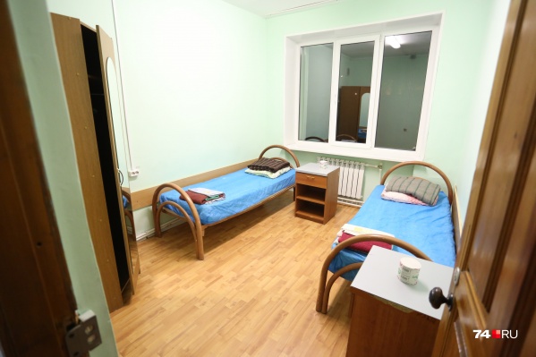 В обсерваторе 49 челябинцам предоставили вот такие комнаты с четырехразовым бесплатным питанием. Но туристы оказались недовольны В обсерваторе 49 челябинцам предоставили вот такие комнаты с четырехразовым бесплатным питанием. Но туристы оказались недовольны