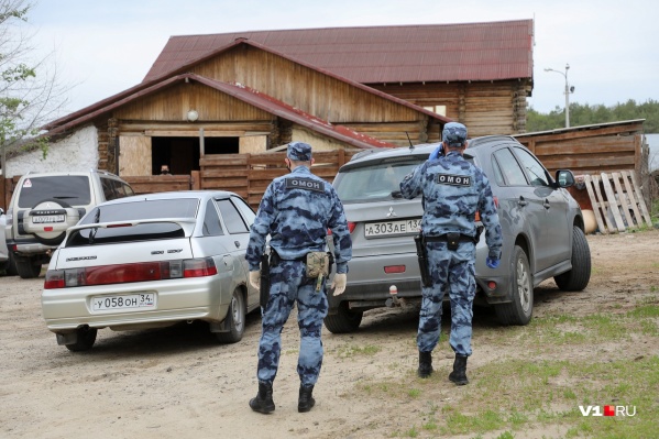 В мае «Сосновый бор» активно посещали чиновники и бульдозеры В мае «Сосновый бор» активно посещали чиновники и бульдозеры