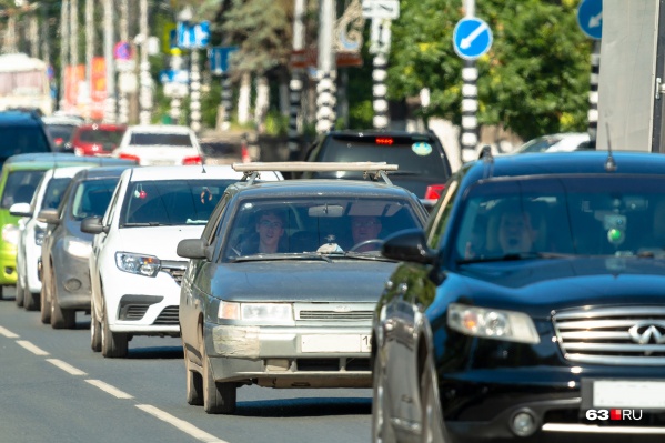 Путь для многих автомобилистов сегодня оказался длиннее обычного Путь для многих автомобилистов сегодня оказался длиннее обычного