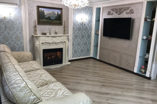 В квартире три спальни и гостиная, совмещенная с кухней В квартире три спальни и гостиная, совмещенная с кухней