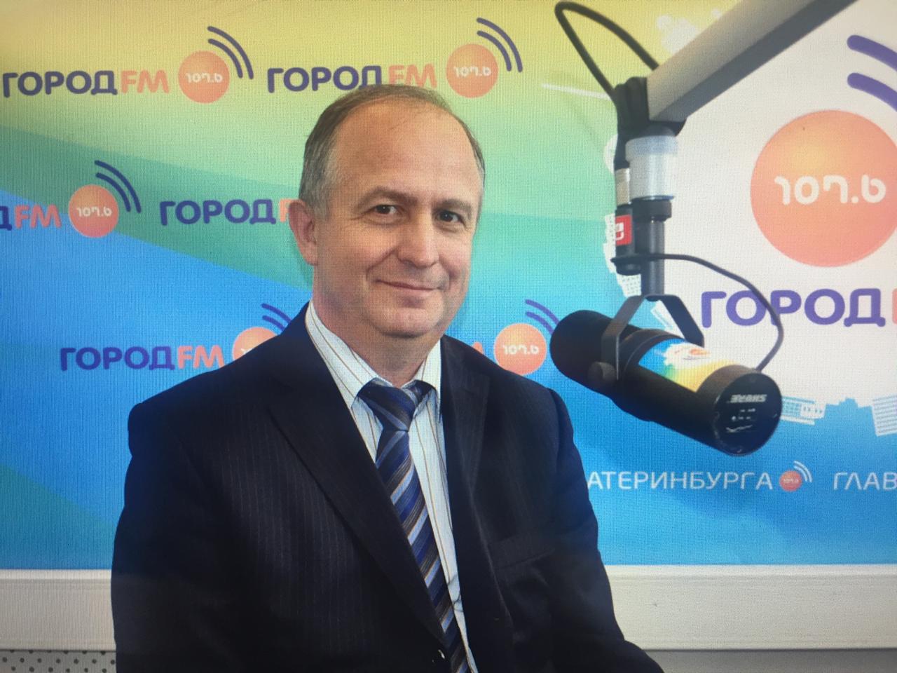 Вячеслав Мишарин рассказал, что отказался от реконструкции сквера на Титова Вячеслав Мишарин рассказал, что отказался от реконструкции сквера на Титова