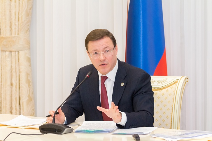 Дмитрий Азаров утвердил новую порцию COVID-ограничений Дмитрий Азаров утвердил новую порцию COVID-ограничений