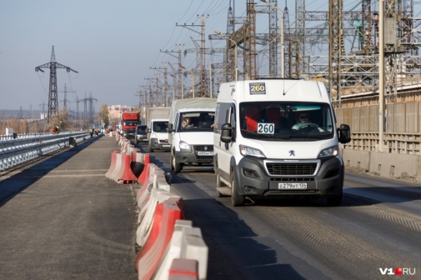 С начала марта на мосту возобновились дорожные работы С начала марта на мосту возобновились дорожные работы 