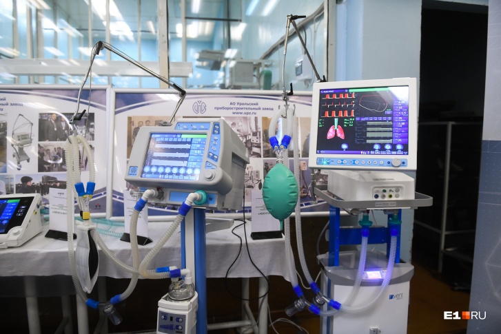 Известно, что в питерской и московской больницах загорелись аппараты ИВЛ «Авента-М» уральского производства