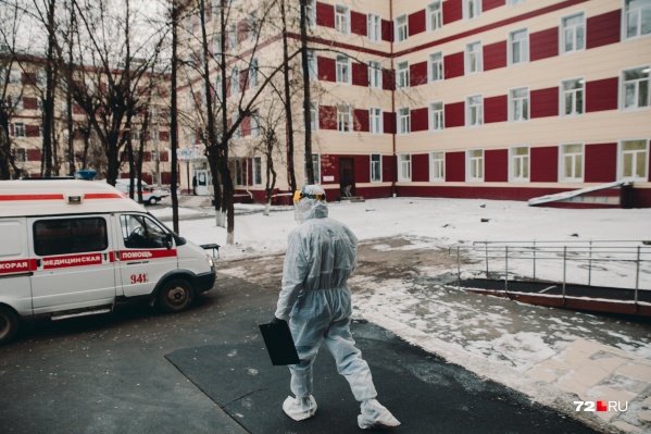 В нашем регионе по-прежнему действует масочный режим, а заведения общепита работают в новом, усеченном режиме В нашем регионе по-прежнему действует масочный режим, а заведения общепита работают в новом, усеченном режиме