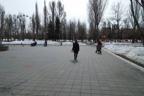 Старое покрытие в парке тоже приведут в порядок Старое покрытие в парке тоже приведут в порядок