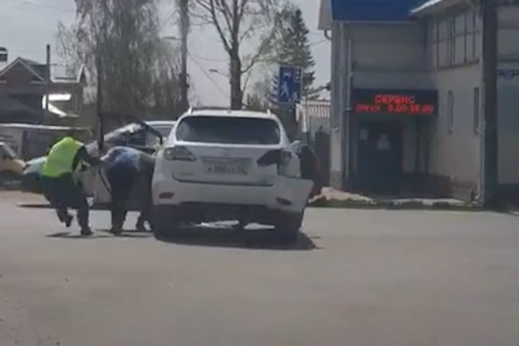 Гонки на самоизоляции заканчиваются вот так Гонки на самоизоляции заканчиваются вот так