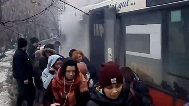 В Перми во время рейса задымился автобус с пассажирами