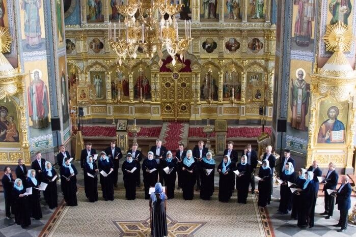 С 19 марта сотрудники филармонии не встречались на работе, но некоторые из них продолжили петь в церковном хоре С 19 марта сотрудники филармонии не встречались на работе, но некоторые из них продолжили петь в церковном хоре