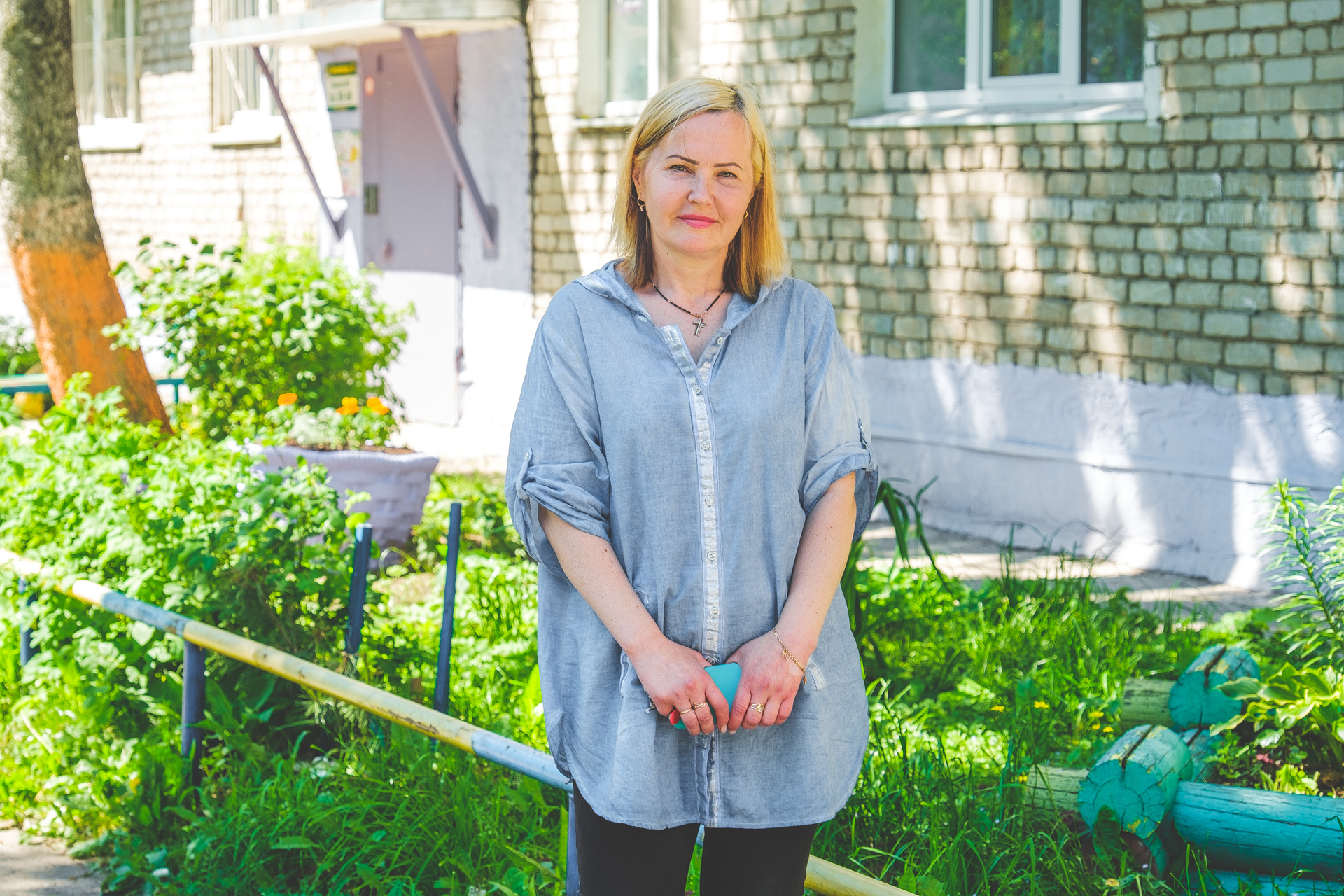 Старшая по дому Людмила Рыкевич всегда рада гостям в своём дворе