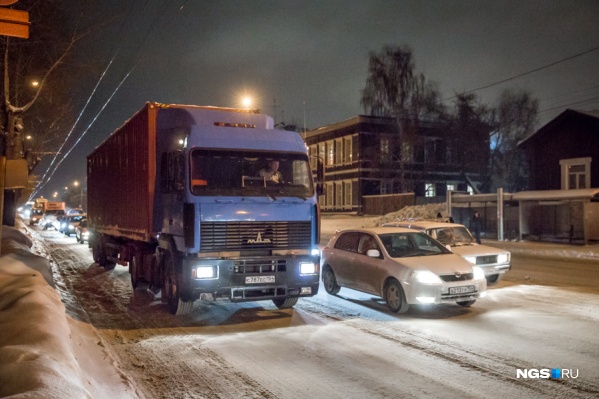 Движение в городе сильно затруднено Движение в городе сильно затруднено