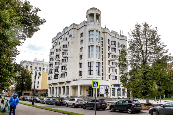 Гостиница имеет свою собственную парковку Гостиница имеет свою собственную парковку 
