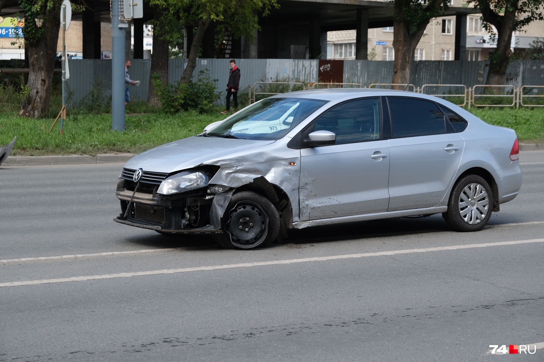 Удар пришёлся на левое колесо Polo Удар пришёлся на левое колесо Polo