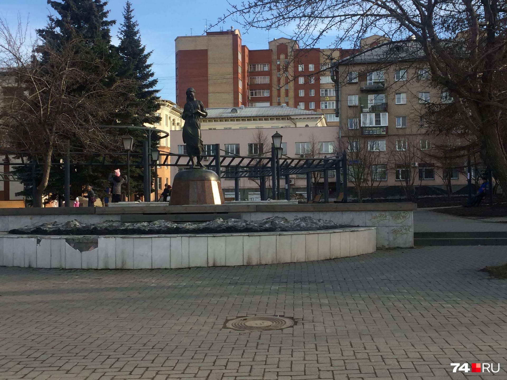 Сквер на Воровского Сквер на Воровского 