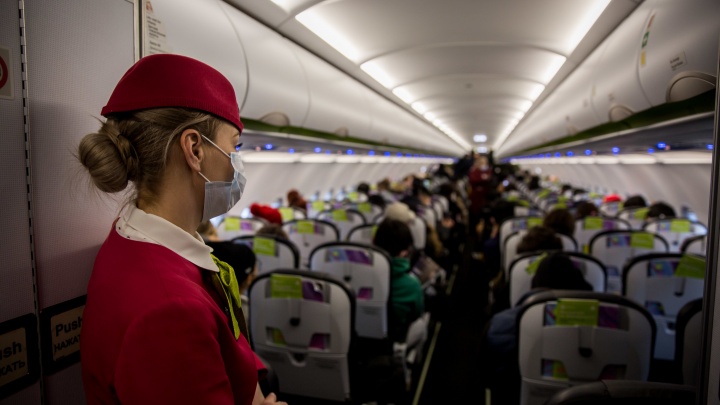 Пассажиры с температурой никуда не улетят: авиакомпаниям дали план выхода из коронавирусных ограничений