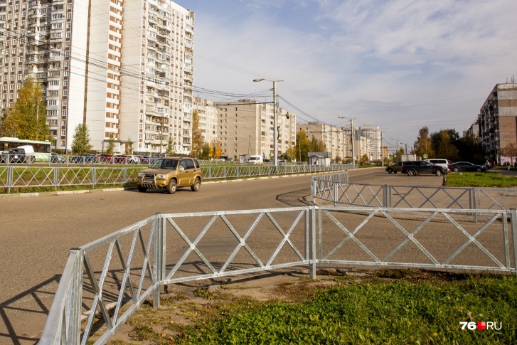 В Ярославле чиновники считают, что пока в городе установили недостаточное количество заборов