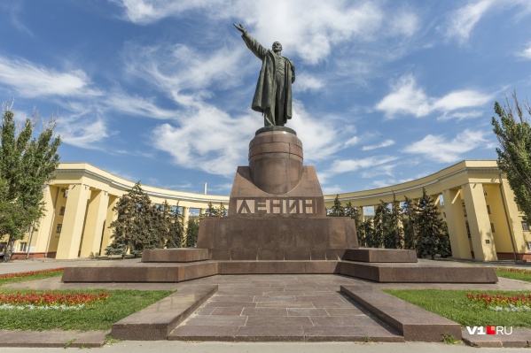 Возьмут под охрану разваливающийся памятник Ленину Возьмут под охрану разваливающийся памятник Ленину