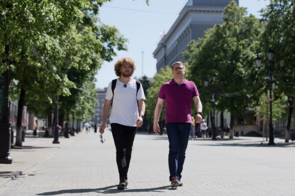 В начале июня Илья Варламов прогулялся по городу с губернатором Челябинской области В начале июня Илья Варламов прогулялся по городу с губернатором Челябинской области