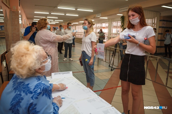 В 2020 году ЕГЭ проходили по новым правилам — в масках и с соблюдением социальной дистанции В 2020 году ЕГЭ проходили по новым правилам — в масках и с соблюдением социальной дистанции