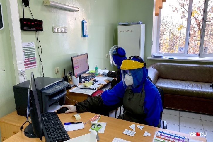 В регионе ухудшилась эпидобстановка: количество заболевших коронавирусом только растет. Неотложная помощь переведена на круглосуточный режим работы В регионе ухудшилась эпидобстановка: количество заболевших коронавирусом только растет. Неотложная помощь переведена на круглосуточный режим работы