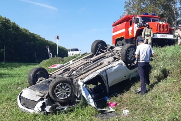 В результате аварии два человека погибли на месте, ещё двое доставлены в реанимацию В результате аварии два человека погибли на месте, ещё двое доставлены в реанимацию