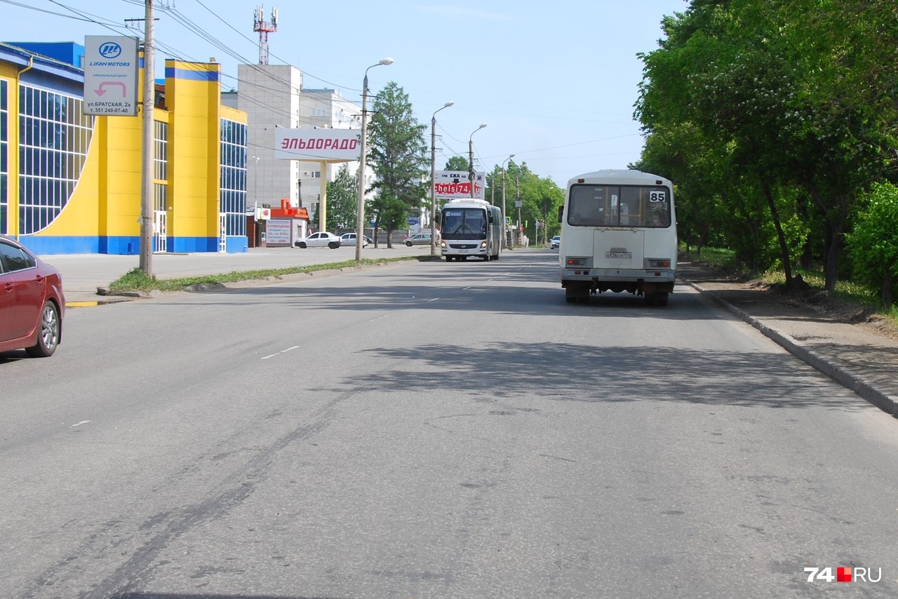 Улицу Дарвина хотели расширять до шести полос, но под давлением общественности передумали Улицу Дарвина хотели расширять до шести полос, но под давлением общественности передумали