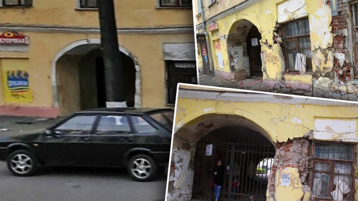 Власти подают в суд на жильцов разваливающегося старинного дома в центре Ярославля