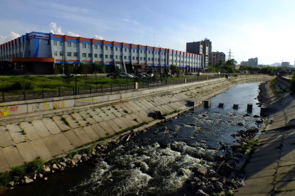 На берегу Качи двое прохожих спали тонущую пожилую женщину На берегу Качи двое прохожих спали тонущую пожилую женщину