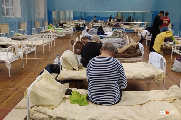 В оперштабе говорят, что пациенты надолго не задерживаются в обсерваторах В оперштабе говорят, что пациенты надолго не задерживаются в обсерваторах