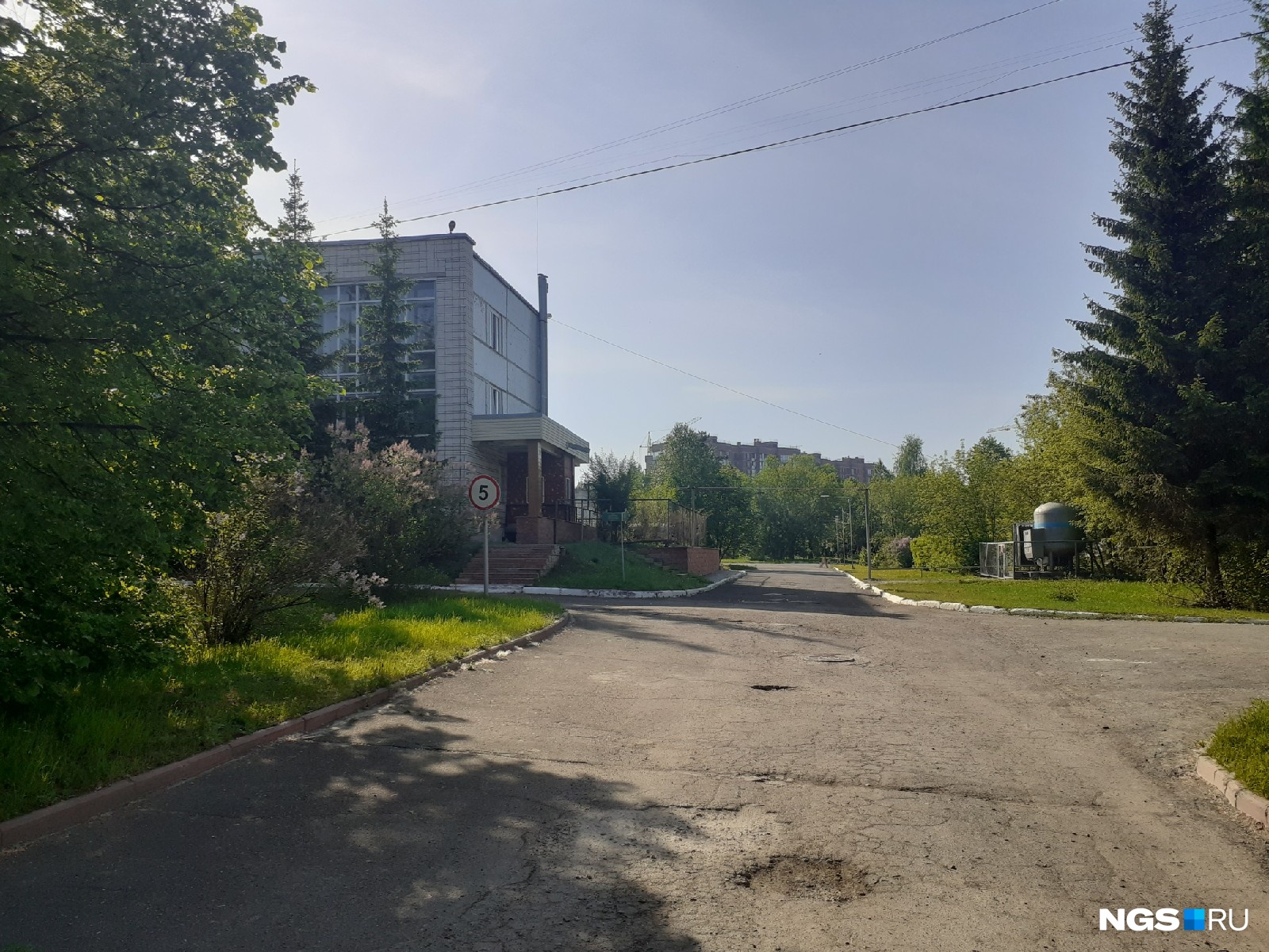 Здесь лежат совсем юные пациенты с коронавирусом Здесь лежат совсем юные пациенты с коронавирусом