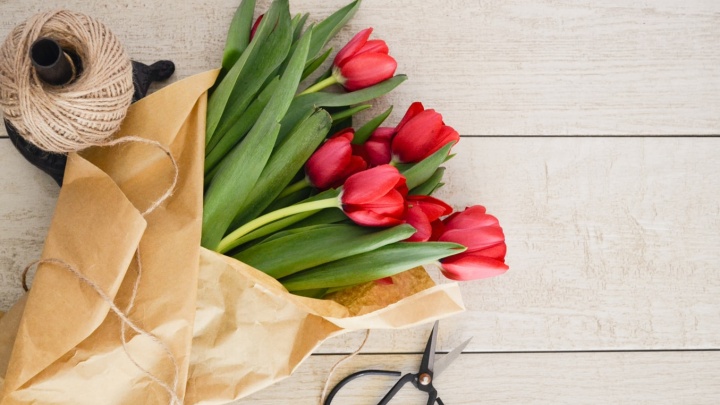 Индекс тюльпана: эксперты посчитали, сколько денег мужчины потратят на цветы к 8 Марта