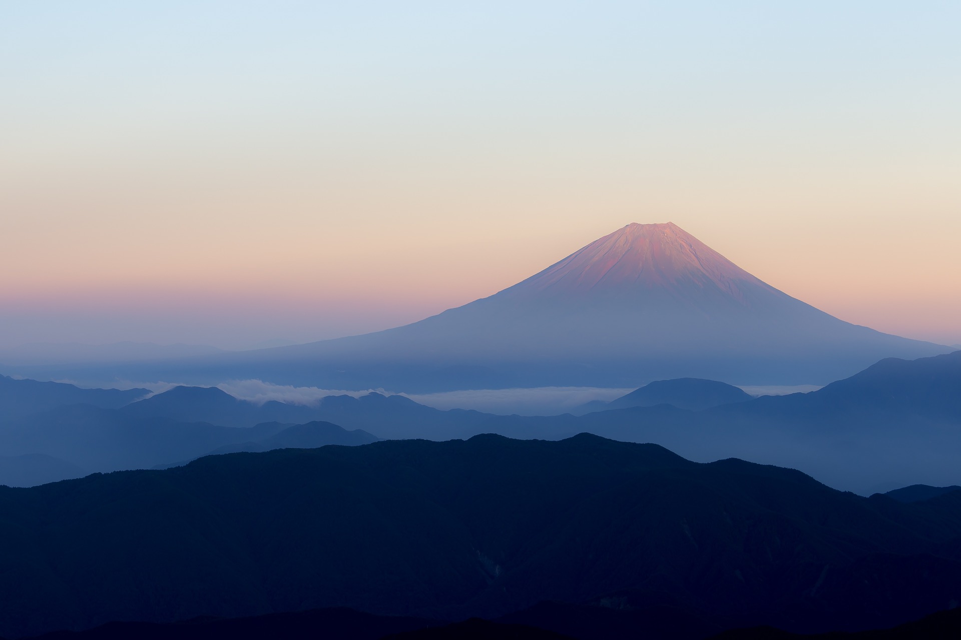 Встречайте первый рассвет 2021 года на горе Фудзи - онлайн
