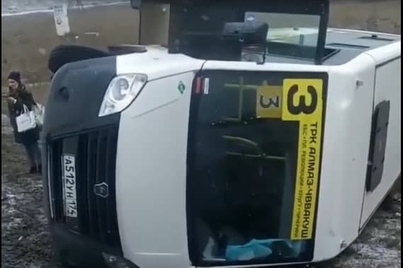 В ДТП попал микроавтобус 3-го маршрута В ДТП попал микроавтобус 3-го маршрута