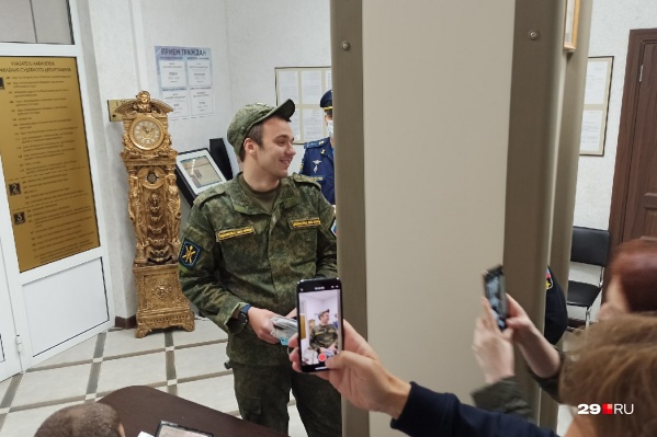 Руслан Шаведдинов во время прохода в здание суда<br> Руслан Шаведдинов во время прохода в здание суда<br>