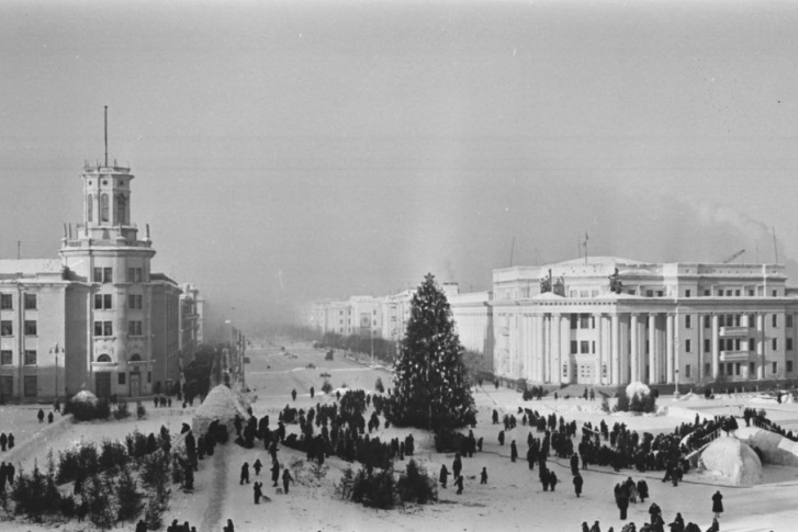 Рассматриваем старые фотографии новогоднего города из фотоальбомов кемеровчан. 1960-е годы, Кемерово Рассматриваем старые фотографии новогоднего города из фотоальбомов кемеровчан. 1960-е годы, Кемерово