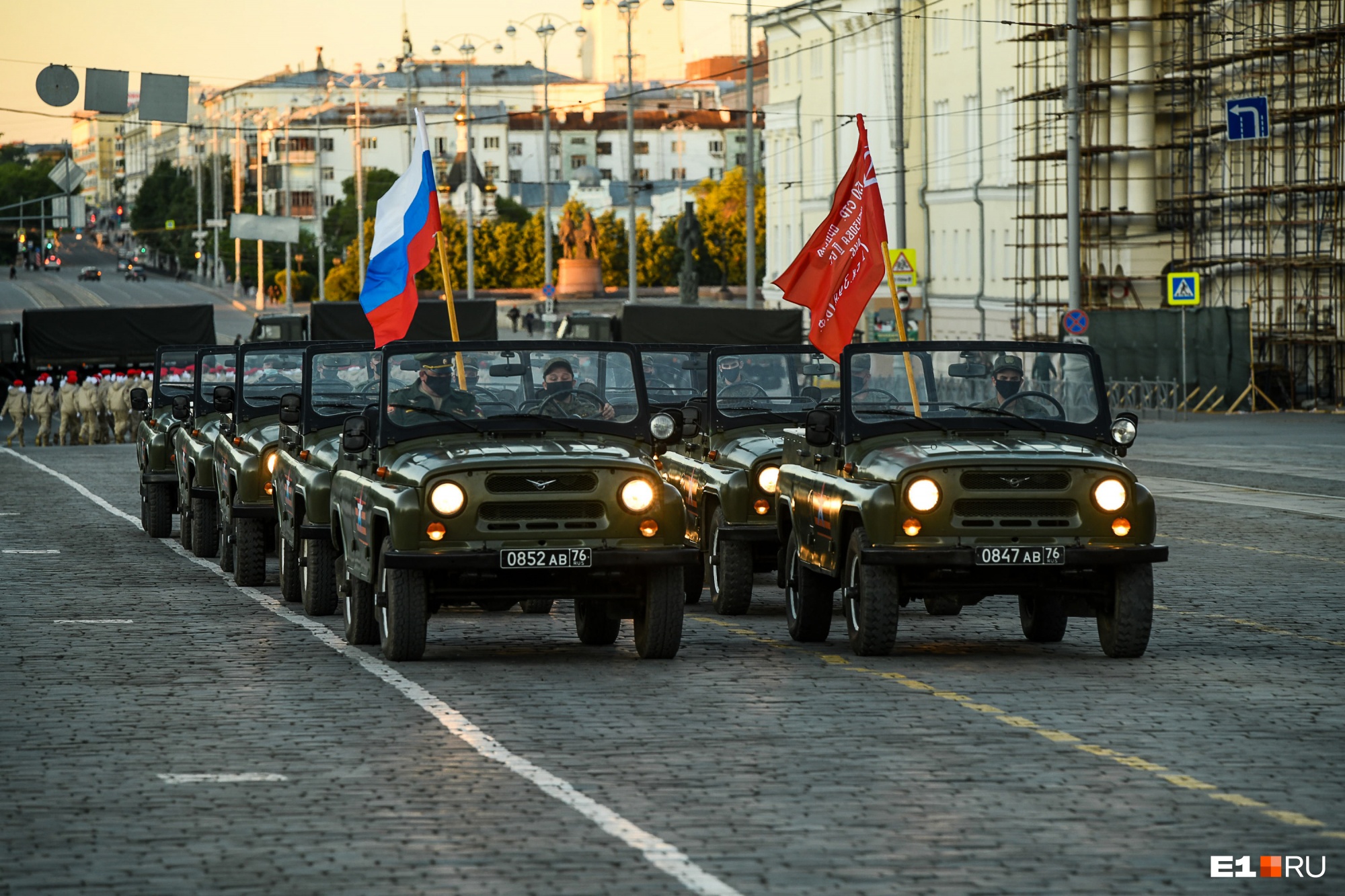 Недоступный Екатеринбург: в городе снова перекроют улицы для ночной репетиции военного парада Победы