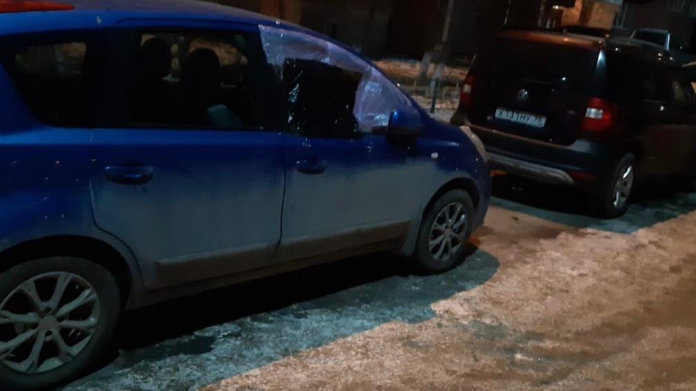 Кражи из машин происходили в ночь с 14 на 15 декабря Кражи из машин происходили в ночь с 14 на 15 декабря