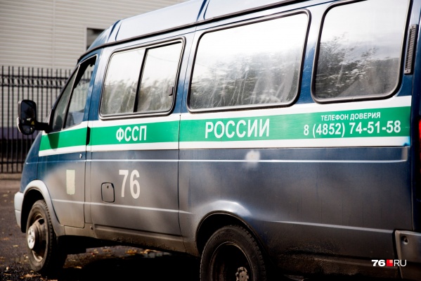 Приставы арестовали имущество супругов до конца их развода Приставы арестовали имущество супругов до конца их развода