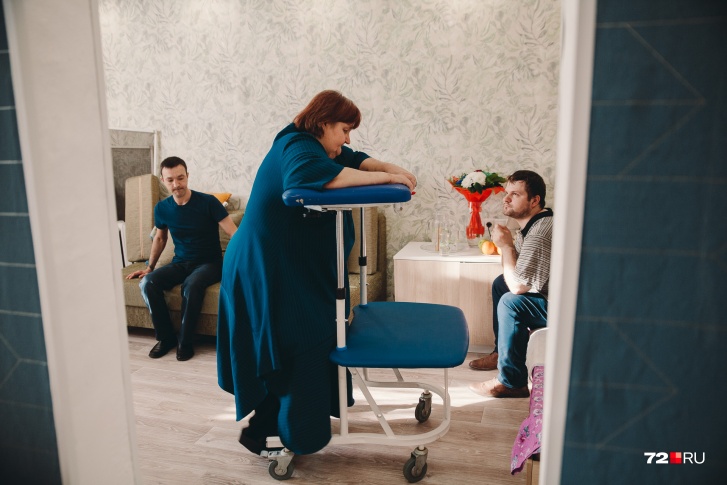 В больнице женщине подарили ходунки. В будущем Любовь Михайловна планирует научиться все делать самой и сдать ходунки обратно В больнице женщине подарили ходунки. В будущем Любовь Михайловна планирует научиться все делать самой и сдать ходунки обратно